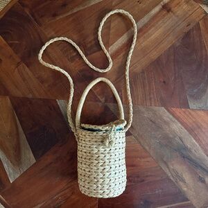 Straw Bucket Bag from Natural Life - great condition